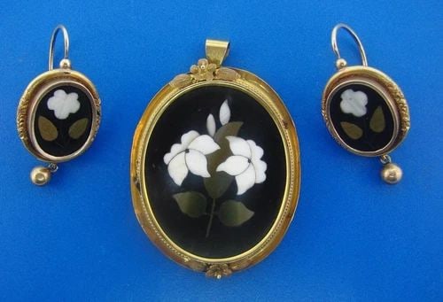 VICTORIAN PIERTRA DURA 12K YELLOW GOLD PENDANT & EARRINGS SET CIRCA 1900S: VICTORIAN PIERTRA DURA 12K YELLOW GOLD PENDANT & EARRINGS SET CIRCA 1900S 12k Yellow Gold Pietra Dura Pendant & Earrings Set Wonderful set that is a necessity in your collection. The weight of pendant