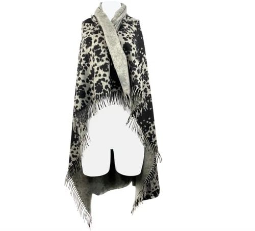 GIANNI VERSACE GREY AND BLACK LEOPARD ANIMAL PRINT COVER UP THROW BLANKET (1 of 2)