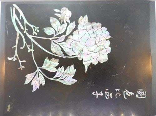 GORGEOUS ASIAN INSPIRED BLACK SANDALWOOD & MOTHER OF PEARL BOX (1 of 2)