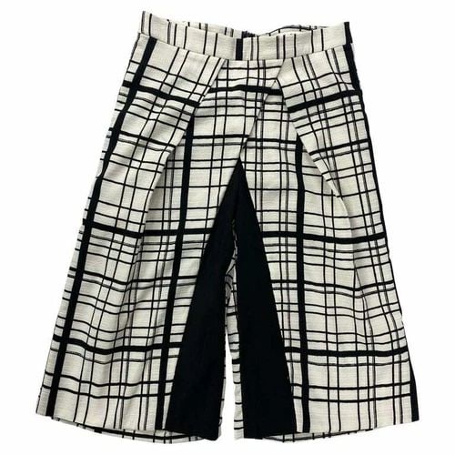 DO+BE BLACK AND WHITE PLAID CAPRI PANTS, SIZE M (1 of 2)
