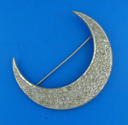 COSTUME PASTE METAL CRESCENT PIN BROOCH CLIP 1960S VINTAGE (1 of 2)