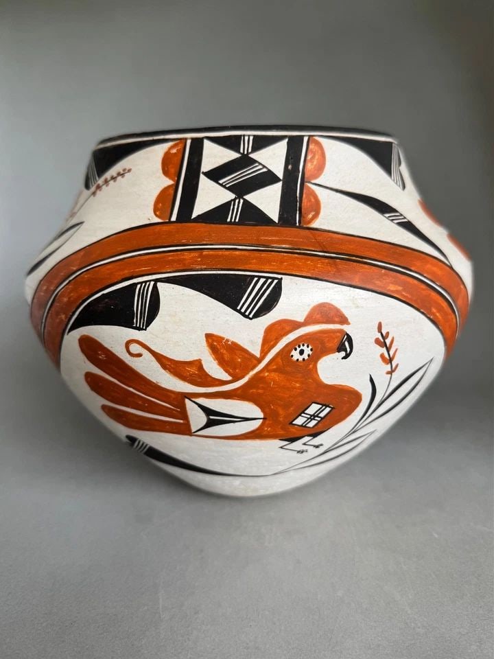 RARE GRACE CHINO 1929-1994 ACOMA PARROT POT 8 1/2 " (1 of 2)