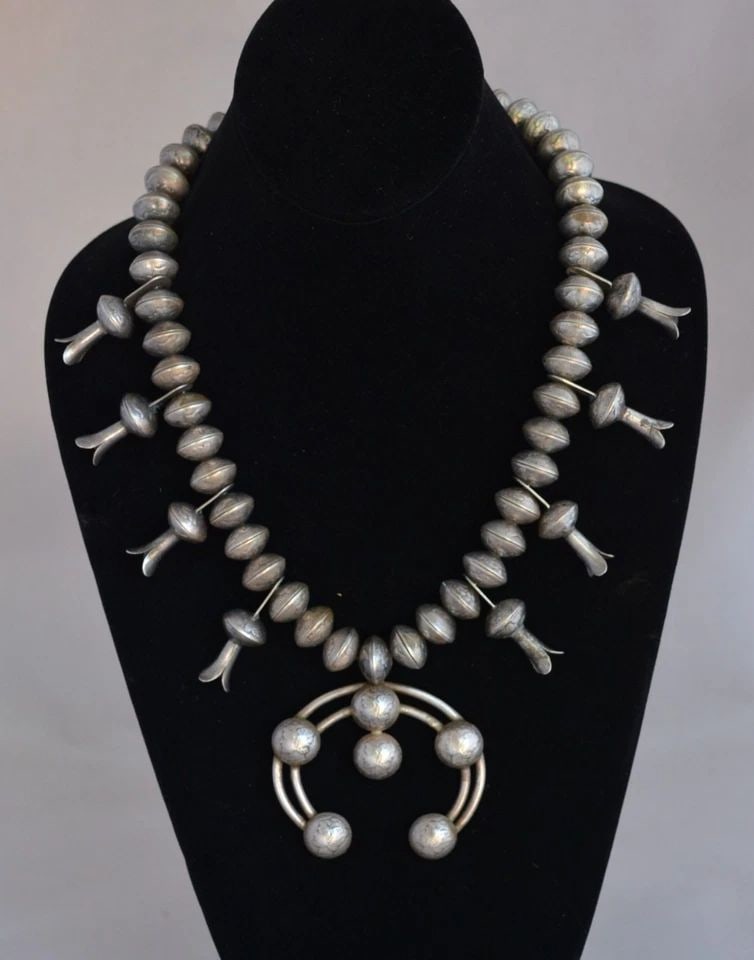 OLD PAWN NAVAJO SILVER SQUASH BLOSSOM NECKLACE - MERCURY DIMES PRE 1945 - 21.25": OLD PAWN NAVAJO SILVER SQUASH BLOSSOM NECKLACE - MERCURY DIMES PRE 1945 - 21.25" This stunning old Navajo squash blossom necklace has beads made of Winged Liberty Head Silver Dimes (also known as Merc