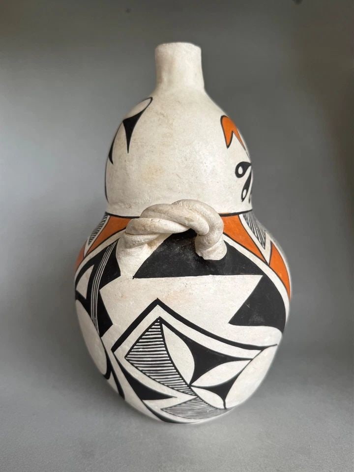 RARE VINTAGE EVA HISTIA 1914-2005 ACOMA SEED OLLA POT 10.5" TALL (1 of 2)