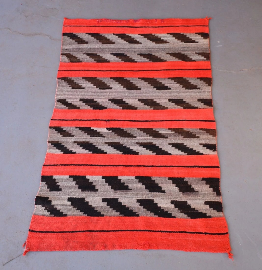 OLD NAVAJO CHILD'S WEARING BLANKET - CIRCA. 1900 - SOFT WOOLS (1 of 2)