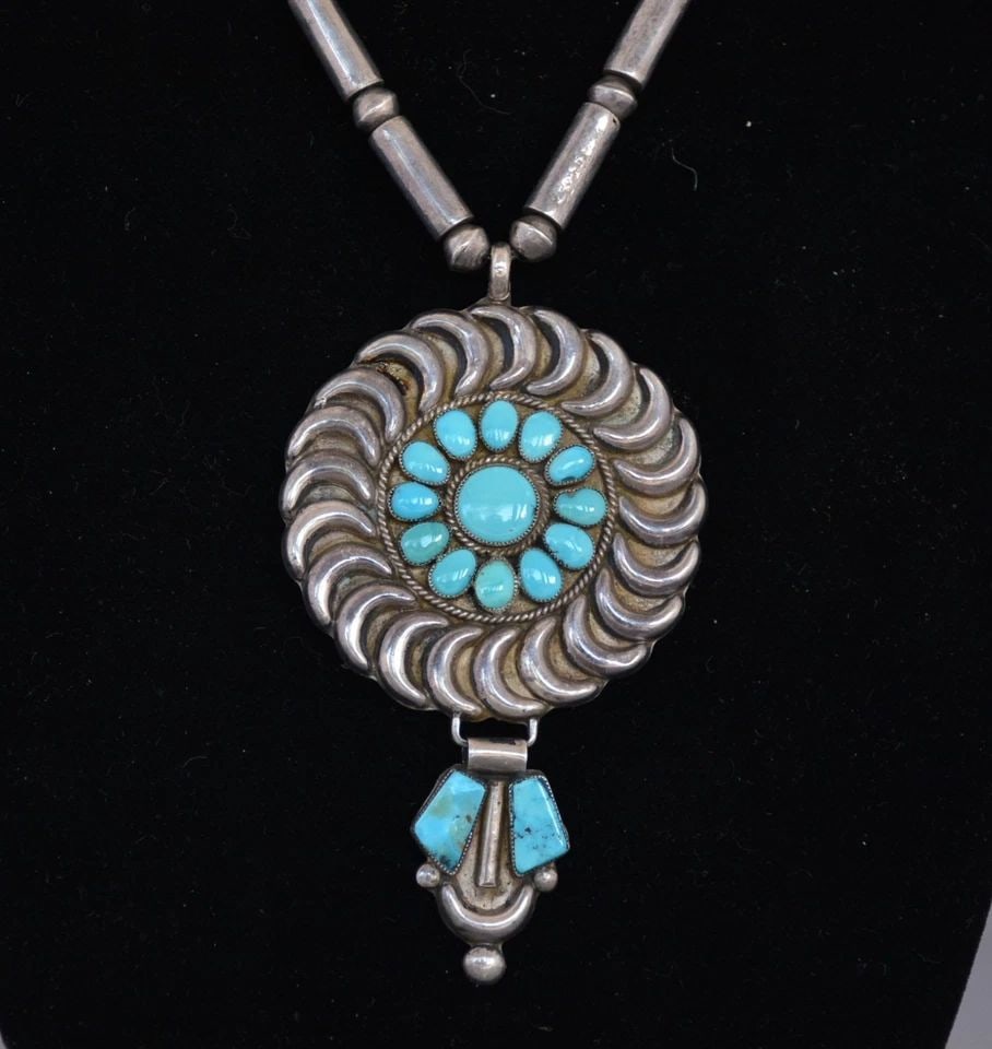 UNIQUE VINTAGE NAVAJO SILVER TURQUOISE PENDANT NECKLACE - CYLINDER BEADS - 21": UNIQUE VINTAGE NAVAJO SILVER TURQUOISE PENDANT NECKLACE - CYLINDER BEADS - 21" This vintage Navajo sterling silver necklace has been beautifully crafted. The pendant has a cluster of high quality turq
