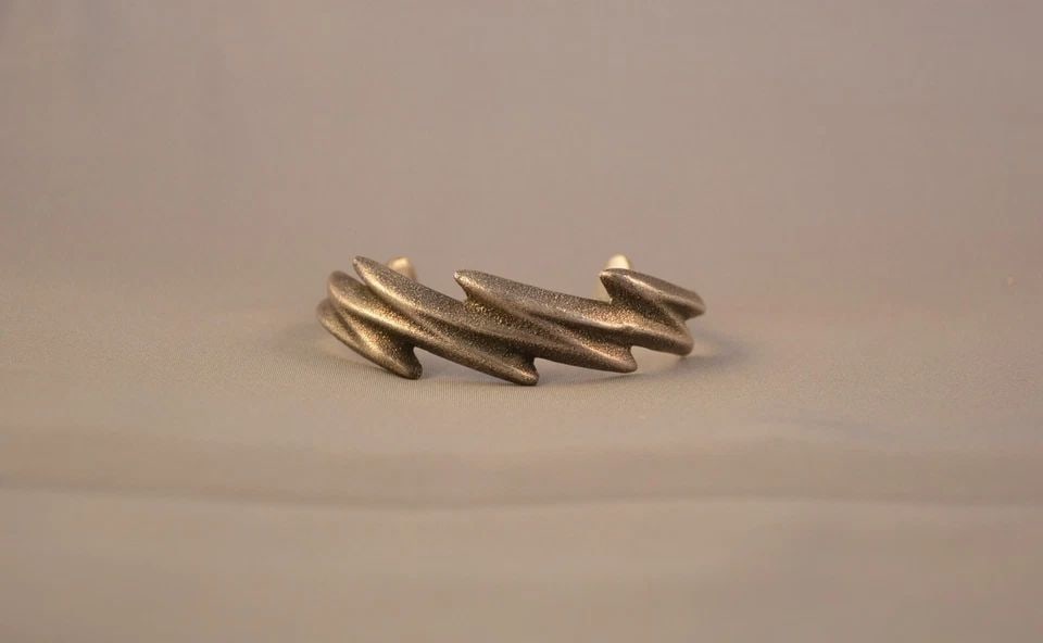 VINTAGE TUFA CAST SILVER BRACELET - NOAH PAJARITO - KEWA SANTO DOMINGO - 6" (1 of 2)