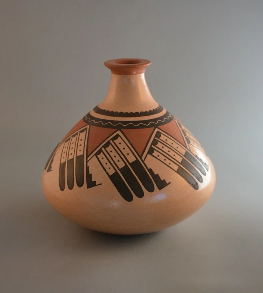 AGNES NAHSONHOYA -VINTAGE HOPI INDIAN OLLA POT - PRAYER FEATHER DESIGN - 7.5 " (1 of 2)