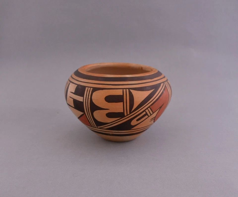ETHEL YOUVELLA (1919-2006) OLD HOPI POLYCHROME POT - 3 3/4" X 5 3/4" (1 of 2)