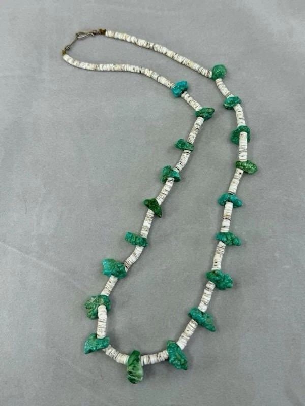 OLD PAWN NAVAJO TURQUOISE AND SHELL NECKLACE 24 (1 of 2)