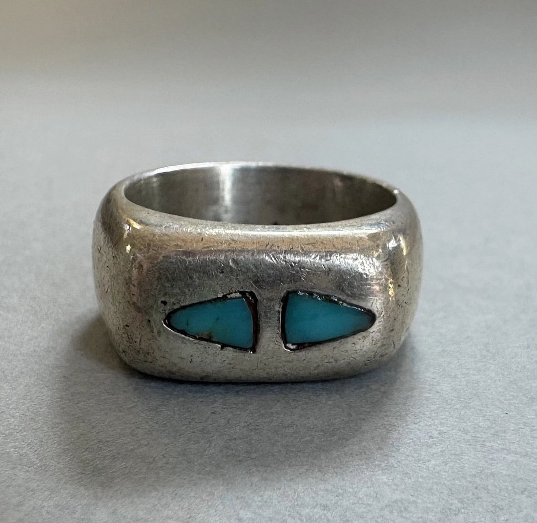 OLD PAWN NAVAJO STERLING SILVER TURQUOISE RING SIZE 6: 5/16 " Wide 14 Grams Throughout the 40 years that I have been in business, I have purchased jewelry from pawn shops throughout the Southwest that had collections of dead pawn. Most of these pawn shops