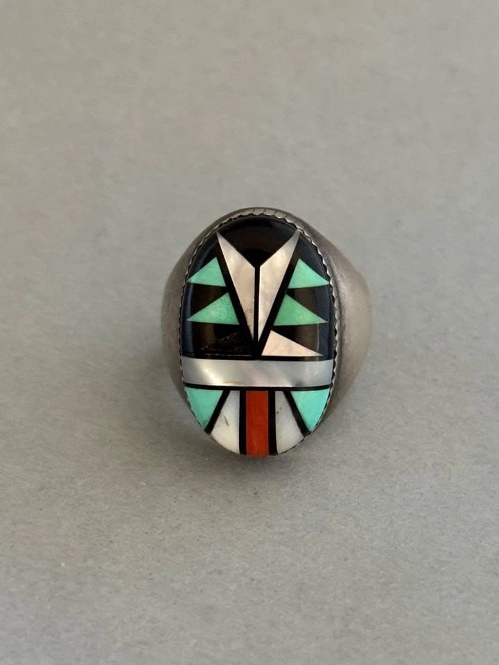 VINTAGE ZUNI STERLING SILVER W TURQUOISE CORAL SHELL AND JET INLAY RING SIZE 13: VINTAGE ZUNI STERLING SILVER W TURQUOISE CORAL SHELL AND JET INLAY RING SIZE 13 Vintage Zuni Sterling Silver with Turquoise, Coral, Mother of Pearl and Jet Inlay Ring Size 13 One Inlaid piece of Mothe