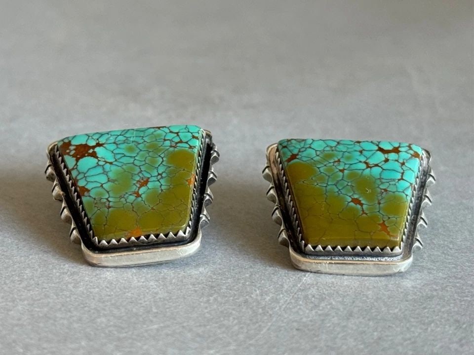VINTAGE NAVAJO STERLING SILVER AND TURQUOISE CLIP ON EARRINGS (1 of 2)