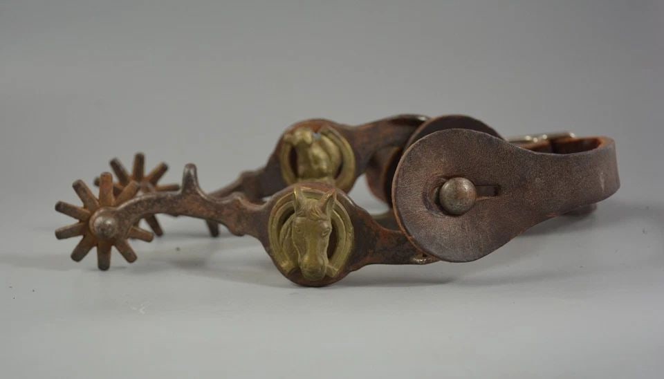 RARE VINTAGE WESTERN COWBOY SPURS - HORSE HEAD MEDALLIONS - JAPAN (1 of 2)