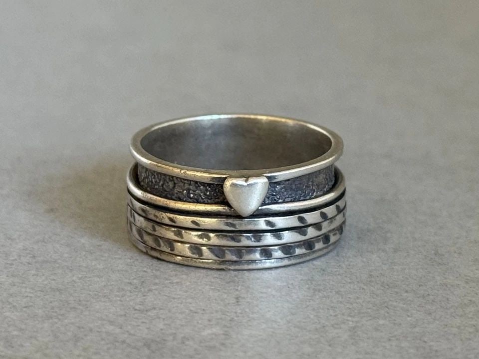 UNUSED NAVAJO STERLING SILVER WITH KINGMAN TURQUOISE NELSON JIM RING SZ 10: UNUSED NAVAJO STERLING SILVER WITH KINGMAN TURQUOISE NELSON JIM RING SZ 10 Unused Navajo Sterling Silver with Kingman Turquoise Ring Sz 10 Handmade by Nelson Jim ..3/8" Tall
