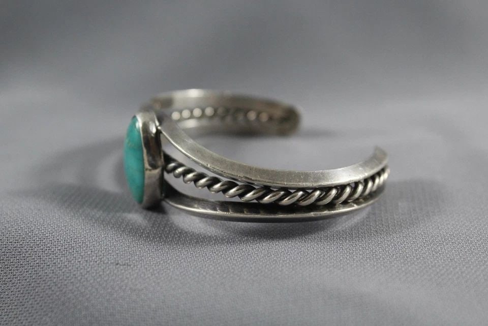 OLD PAWN NAVAJO STERLING SILVER AND TURQUOISE BRACELET - SIZE 6 1/4" (1 of 2)