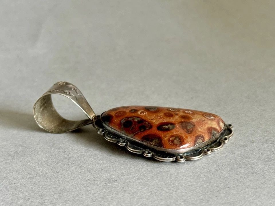 STERLING SILVER WITH ASTEROID JASPER PENDANT SIGNED DTR .DESERT ROSE TRADING (1 of 2)