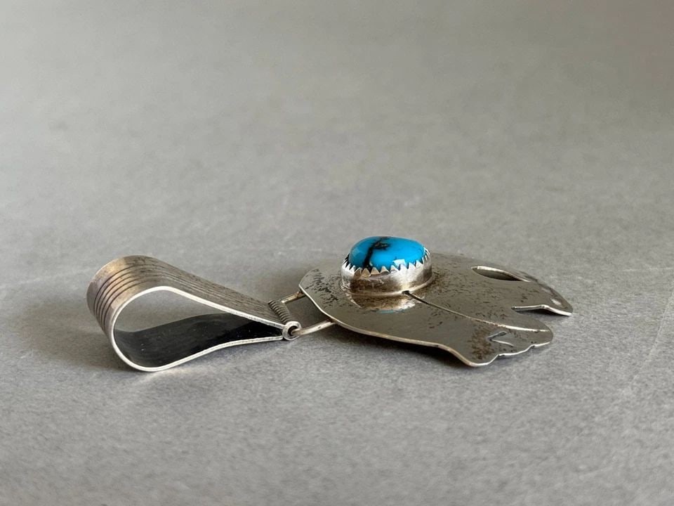 VINTAGE NAVAJO STERLING SILVER WITH TURQUOISE BEAR PENDANT SIGNED BEGAY: VINTAGE NAVAJO STERLING SILVER WITH TURQUOISE BEAR PENDANT SIGNED BEGAY Vintage Navajo Sterling Silver with Turquoise and Heartline Bear Pendant 13 Grams 2 5/8" tall