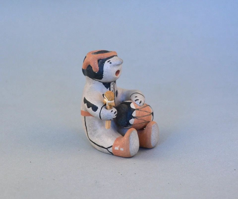 SARAH ARQUERO - COCHITI PUEBLO STORYTELLER POTTERY FIGURE - MALE DRUMMER - 3" (1 of 2)