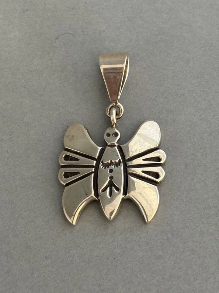 UNUSED NAVAJO STERLING SILVER BUTTERFLY PENDANT SIGNED NORMAN WOODY (1 of 2)