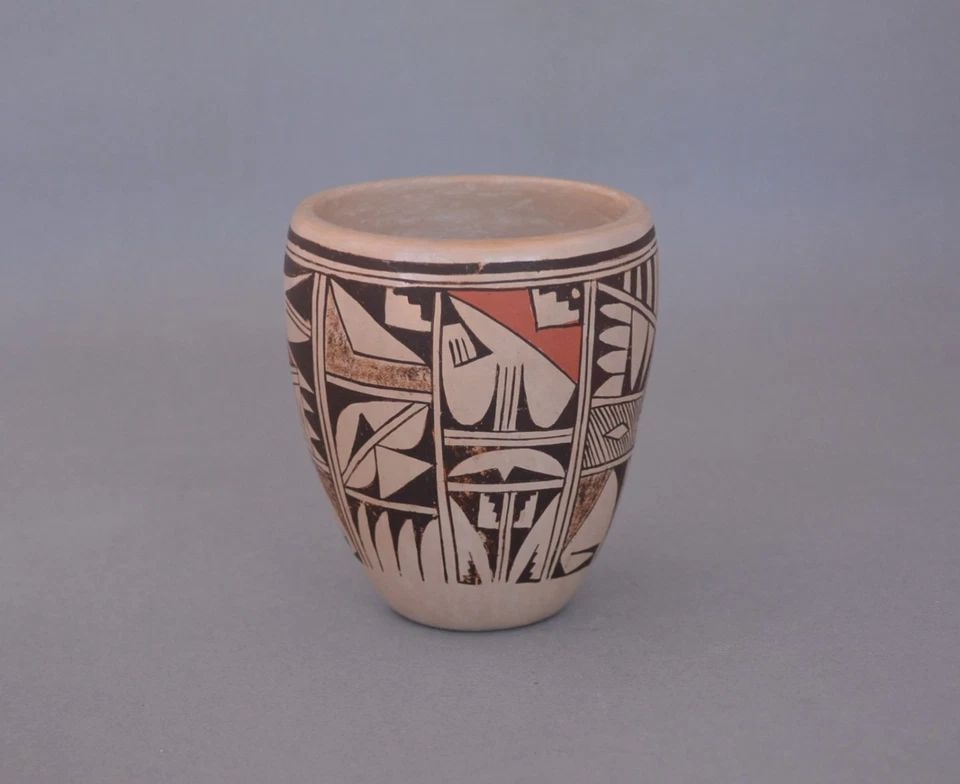 VINTAGE HOPI POT - CYNLINDER VASE - INTRICATE TRADITIONAL DESIGNS - 3 3/4" TALL (1 of 2)