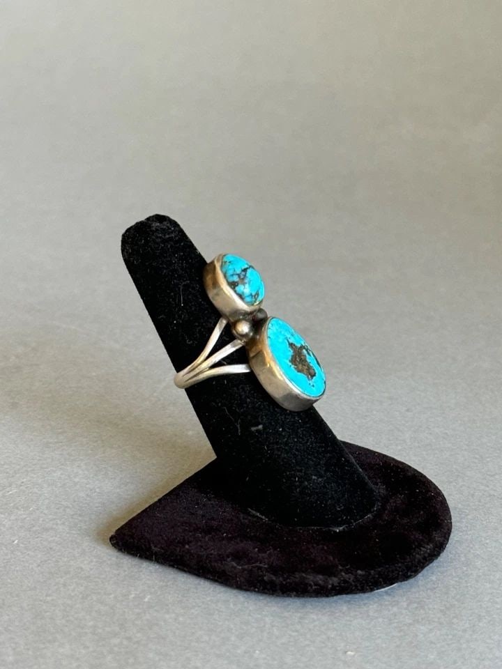 OLD PAWN NAVAJO STERLING SILVER AND TURQUOISE RING. SIZE 5 3/4: OLD PAWN NAVAJO STERLING SILVER AND TURQUOISE RING. SIZE 5 3/4 Old Pawn Navajo Sterling Silver and Turquoise Ring. Size 5 3/4 ..1 1/4" Tall