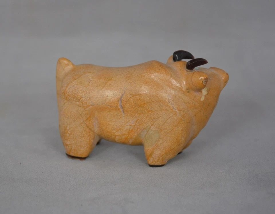 FREDDIE LEEKYA - ZUNI BUFFALO FETISH - ZUNI STONE PENN SHELL HOOVES HORNS 3 3/8" (1 of 2)