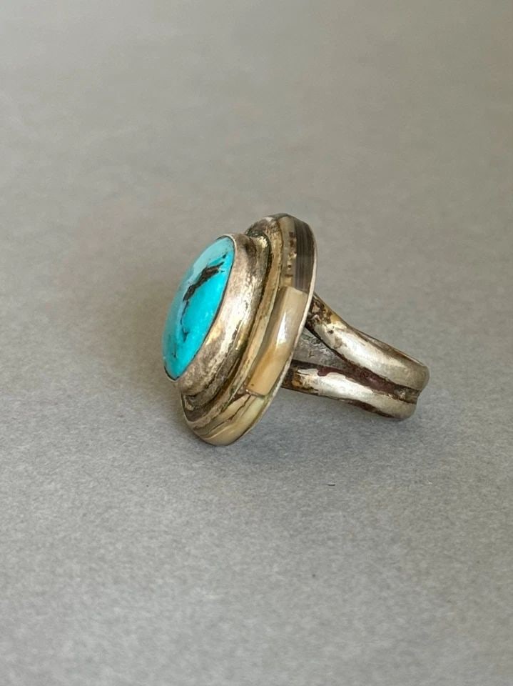 OLD PAWN NAVAJO STERLING SILVER AND TURQUOISE RING. SIZE 6 1/4: OLD PAWN NAVAJO STERLING SILVER AND TURQUOISE RING. SIZE 6 1/4 Old Pawn Navajo Sterling Silver and Turquoise Ring. Size 6 1/4 ..1" ..13.6 Grams