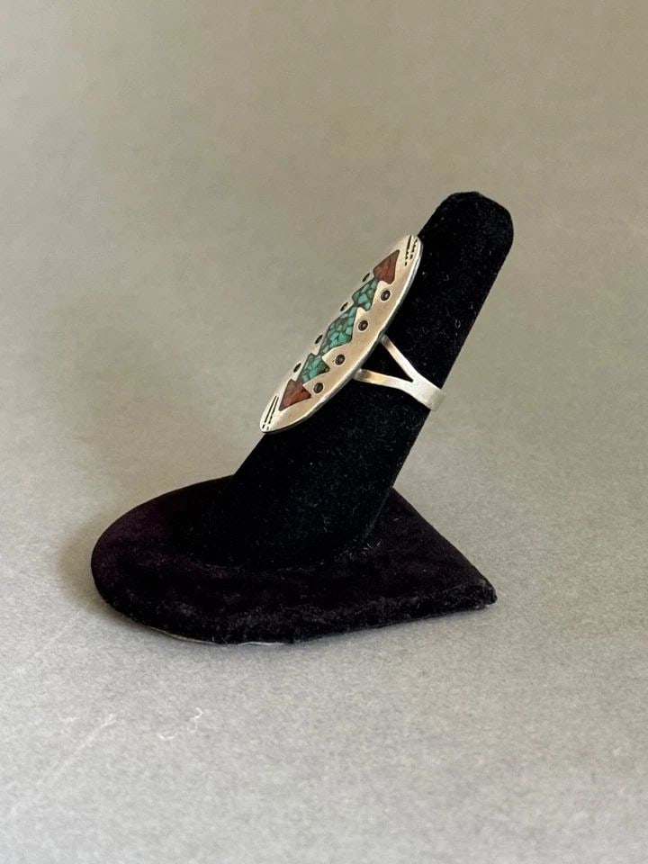 OLD PAWN NAVAJO STERLING SILVER WITH INLAID TURQUOISE AND CORAL RING SIZE 6 3/4: OLD PAWN NAVAJO STERLING SILVER WITH INLAID TURQUOISE AND CORAL RING SIZE 6 3/4 Old Pawn Navajo Sterling Silver with Inlaid Turquoise and Coral Ring Size 6 3/4 1 1/2" tall