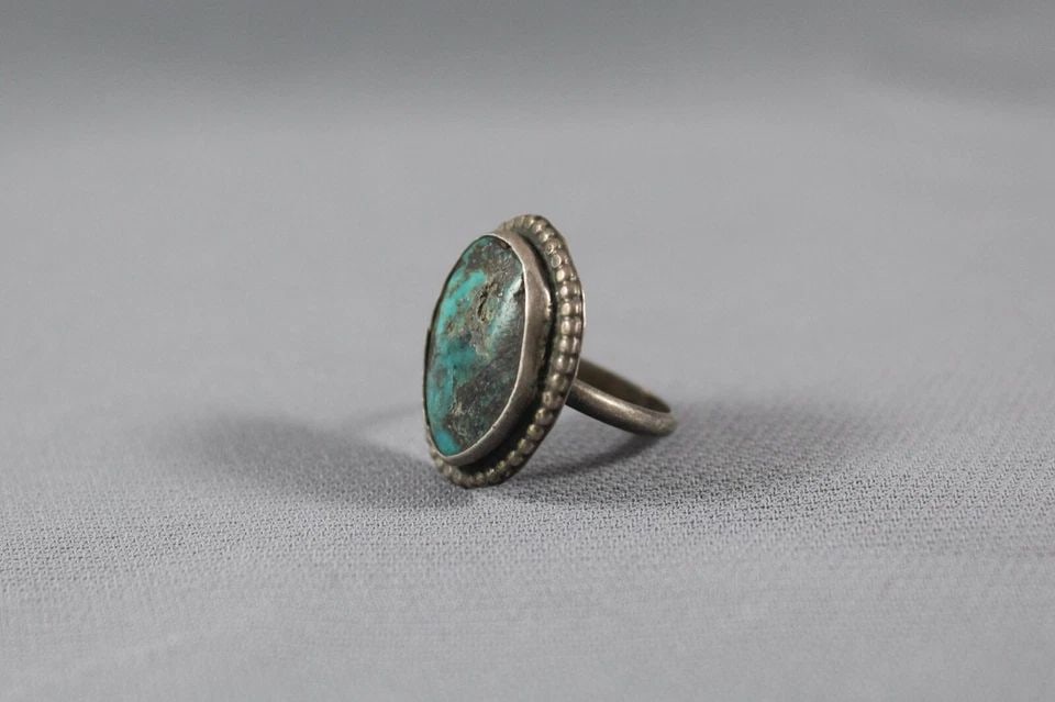 OLD PAWN NAVAJO STERLING SILVER AND TURQUOISE RING SIZ 4 1/2: OLD PAWN NAVAJO STERLING SILVER AND TURQUOISE RING SIZ 4 1/2 Item Description: 7/8” tall