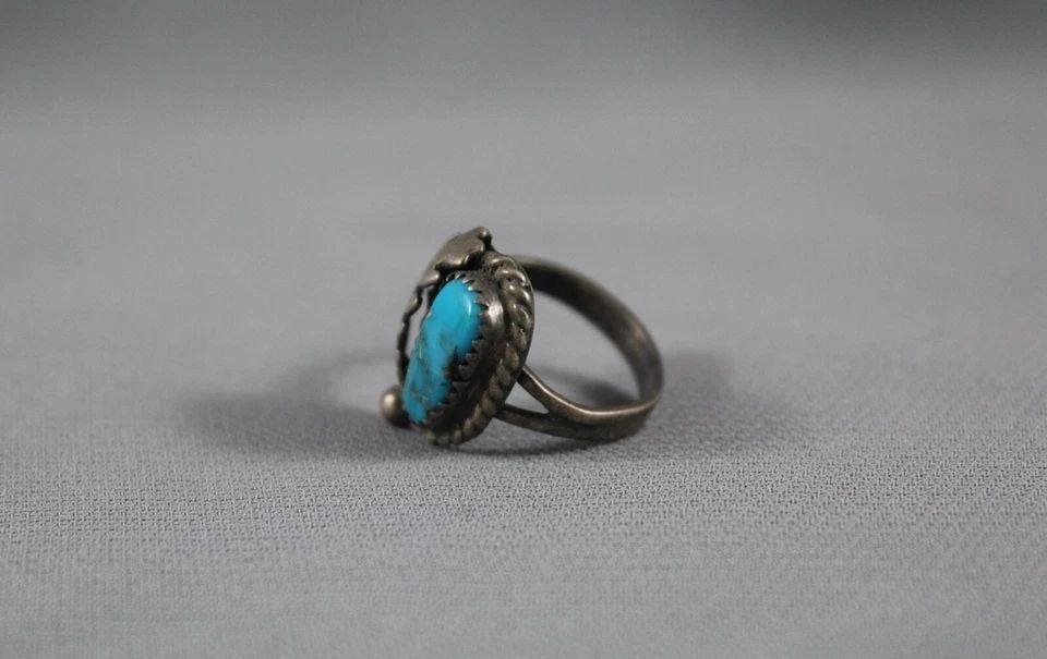 OLD PAWN NAVAJO TURQUOISE RING SIZE 4 3/4 (1 of 2)