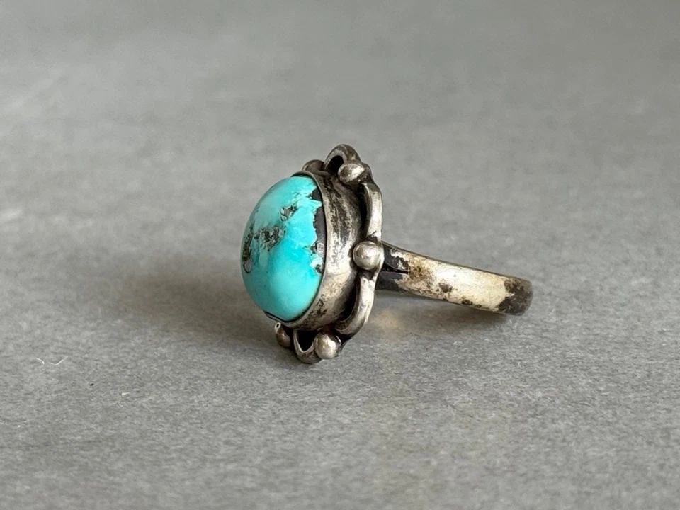 OLD PAWN NAVAJO STERLING SILVER AND TURQUOISE RING SIZE 5 3/4: OLD PAWN NAVAJO STERLING SILVER AND TURQUOISE RING SIZE 5 3/4 Old Pawn Navajo Sterling Silver and Turquoise Ring Size 5 3/4 ..5/8" Tall