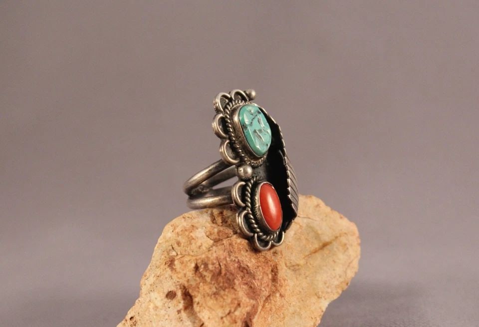 OLD PAWN NAVAJO STERLING AND TURQUOISE AND CORAL RING SIZE 6 3/4: OLD PAWN NAVAJO STERLING AND TURQUOISE AND CORAL RING SIZE 6 3/4 Item Description: 1 1/2" tall