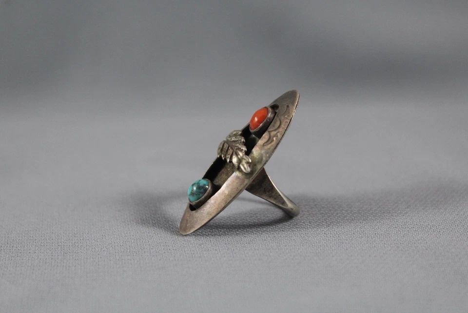 OLD PAWN NAVAJO STERLING SILVER AND TURQUOISE AND CORAL RING SIZE 6: OLD PAWN NAVAJO STERLING SILVER AND TURQUOISE AND CORAL RING SIZE 6 Item Description: 1 1/2” tall