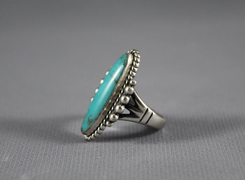 OLD PAWN NAVAJO STERLING SILVER AND TURQUOISE RING SIZE 4 3/4: OLD PAWN NAVAJO STERLING SILVER AND TURQUOISE RING SIZE 4 3/4 Item Description: 1 1/8” tall