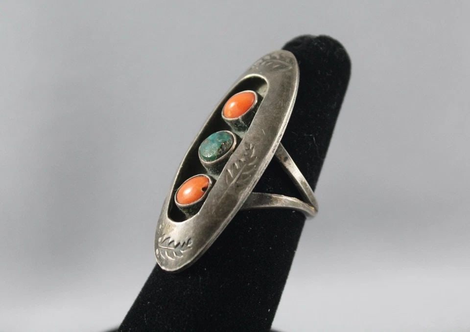 OLD PAWN NAVAJO STERLING SILVER AND TURQUOISE AND CORAL RING SIZE 6: OLD PAWN NAVAJO STERLING SILVER AND TURQUOISE AND CORAL RING SIZE 6 Item Description: 1 5/8” tall