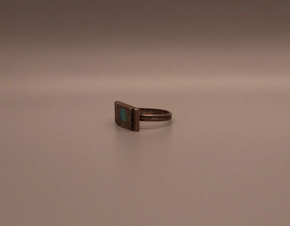 OLD PAWN NAVAJO SILVER AND TURQUOISE RING SIZE 7 1/2: OLD PAWN NAVAJO SILVER AND TURQUOISE RING SIZE 7 1/2 Item Description: 3/8 Tall x 3/4 " Wide