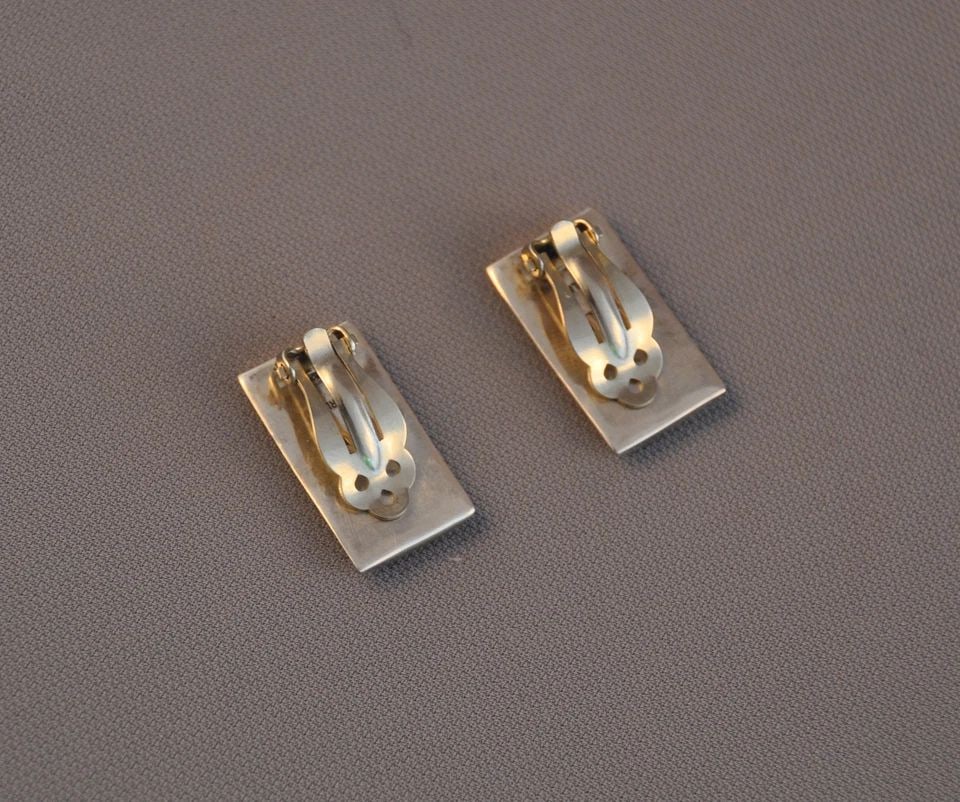 VINTAGE NAVAJO INDIAN STERLING SILVER BANDED EARRINGS 1" TALL FLORENCE JOHNSON (1 of 2)
