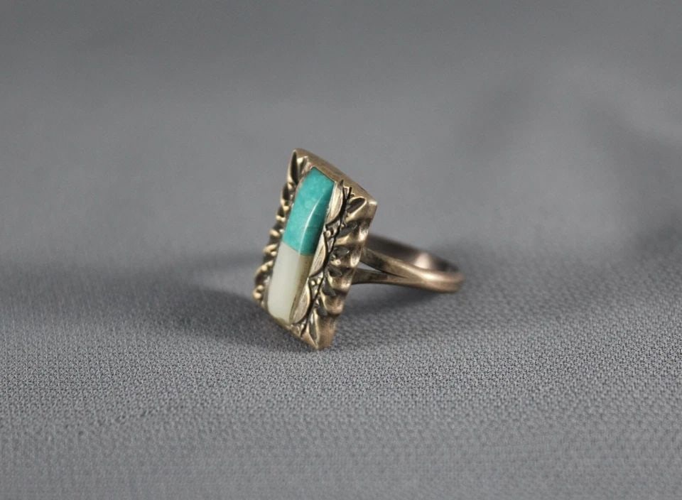 OLD PAWN NAVAJO STERLING AND TURQUOISE AND SHELL RING SIZE 8 1/4: Item Description: 7/8” tall
