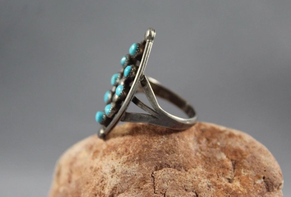 OLD PAWN ZUNI STERLING SILVER AND TURQUOISE RING SIZE 5 1/4: Item Description: 1” tall