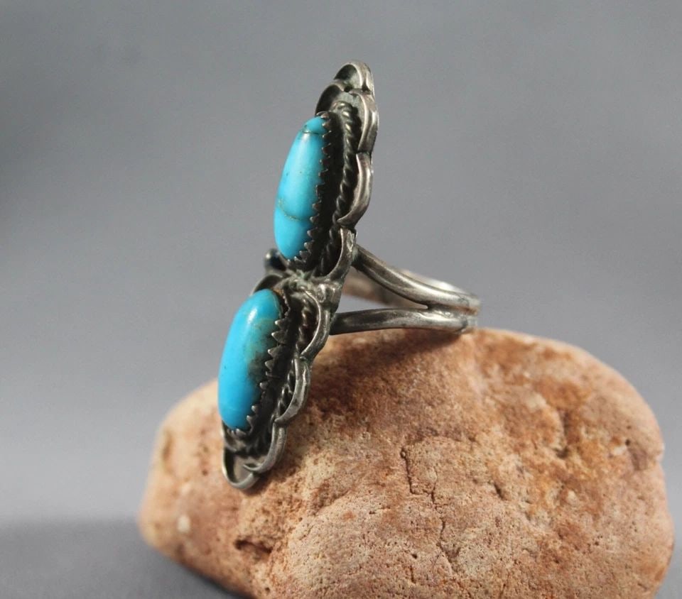 OLD PAWN NAVAJO STERLING SILVER AND TURQUOISE RING SIZE 7 1/4: Item Description: 1 3/4’ tall