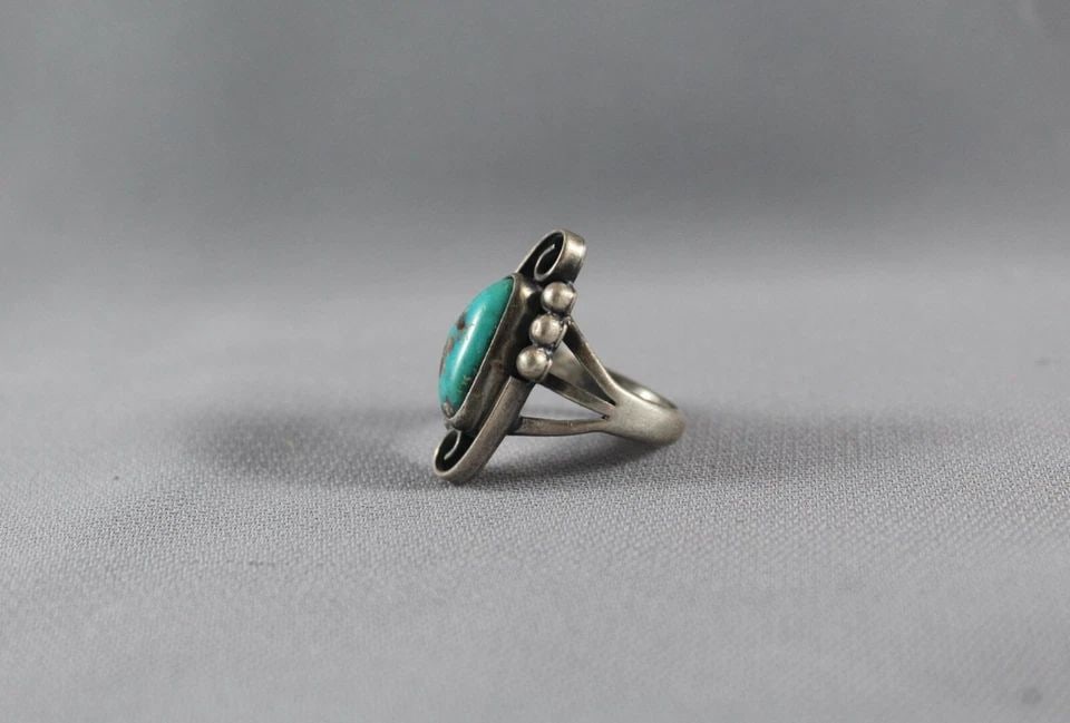 OLD PAWN NAVAJO TURQUOISE RING SIZE 4 3/4: Item Description: 1” tall