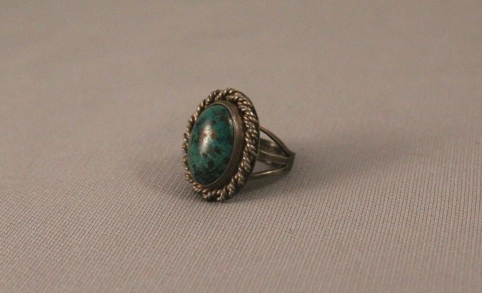 OLD PAWN NAVAJO STERLING SILVER AND TURQUOISE RING..SIZE 6 1/2: Item Description: 1" tall