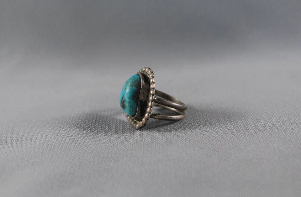 OLD PAWN NAVAJO STERLING SILVER AND TURQUOISE RING SIZE 4 3/4: Item Description: 3/4” tall