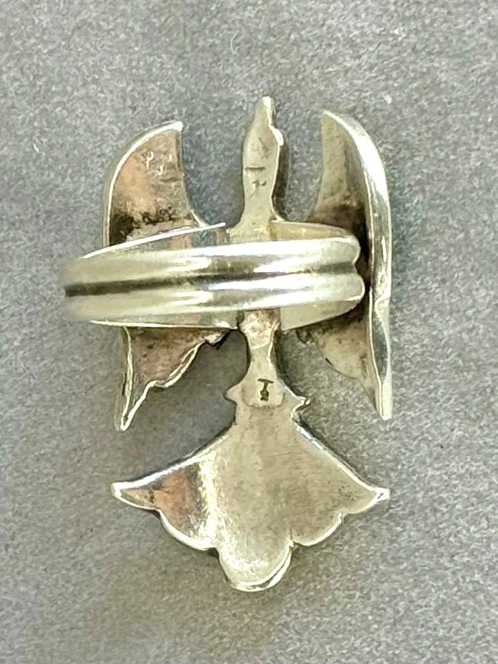 OLD PAWN STERLING SILVER RING WITH TURQUOISE AND CORAL THUNDERBIRD INLAY. 5.5 (1 of 2)