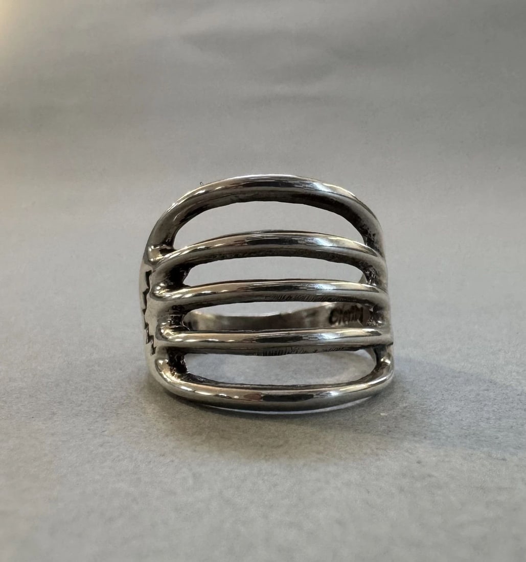VINTAGE NAVAJO STERLING SILVER RING SIZE 6 SIGNED FL BEGAY: 5/8 " wide Size 6 Signed FL Begay 4.6 Grams Throughout the 40 years that I have been in business, I have purchased jewelry from pawn shops throughout the Southwest that had collections of dead pawn. M