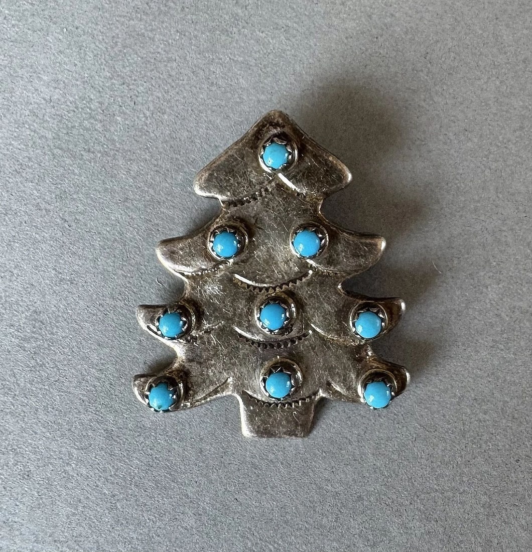 VINTAGE NAVAJO STERLING SILVER AND TURQUOISE CRISTMAS TREE PIN (1 of 2)