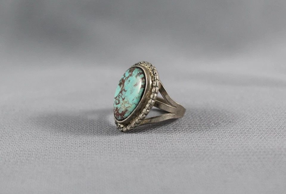 OLD PAWN NAVAJO STERLING SILVER AND TURQUOISE RING SIZE 4 3/4: OLD PAWN NAVAJO STERLING SILVER AND TURQUOISE RING SIZE 4 3/4 Item Description: 3/4” tall