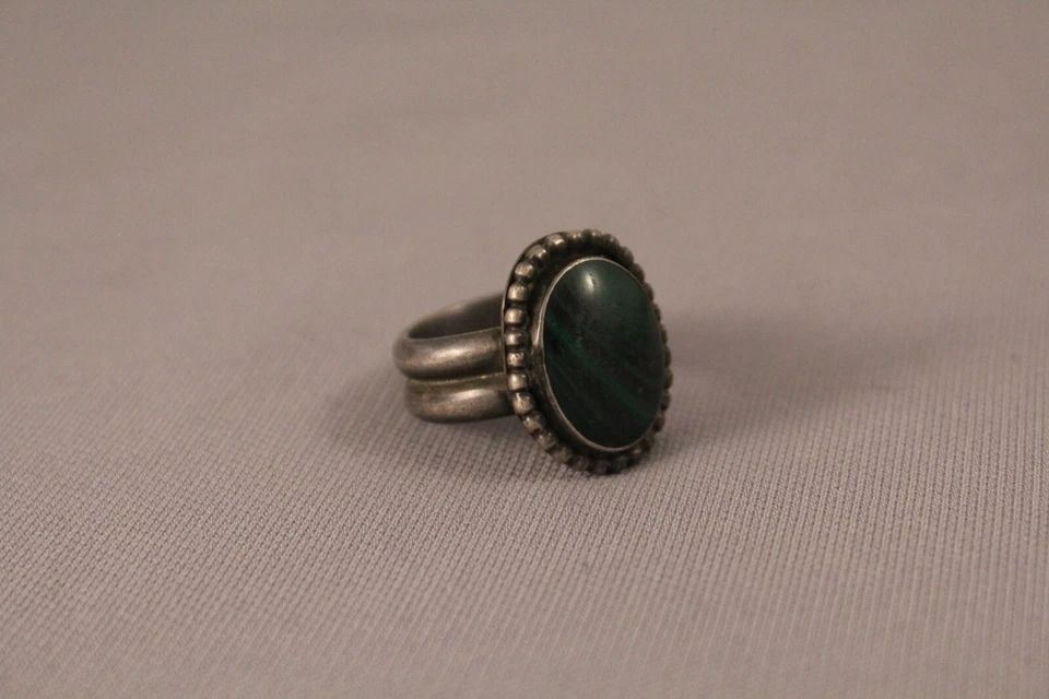 OLD PAWN NAVAJO MALACHITE RING SIZE 9 1/2 (1 of 2)