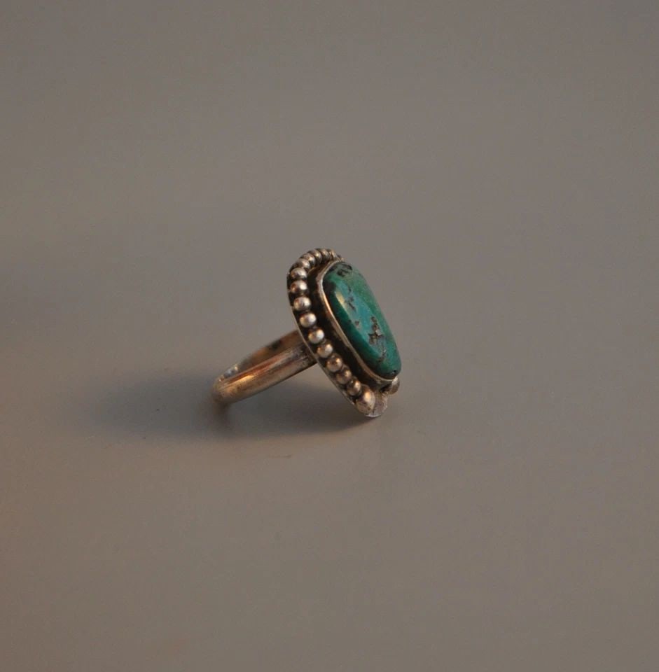 OLD PAWN NAVAJO INDIAN SILVER RING - LOVELY GREEN TURQUOISE STONE - SZ. 6 1/2 (1 of 2)